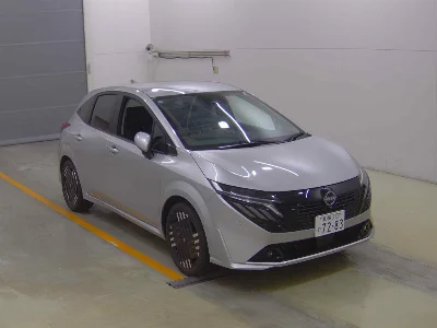 NISSAN AURA