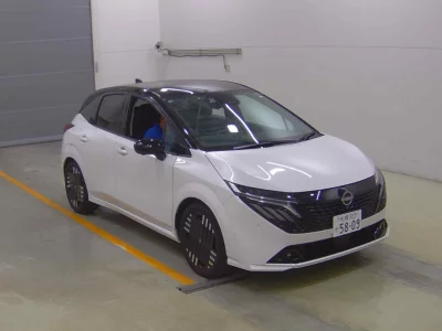 NISSAN AURA