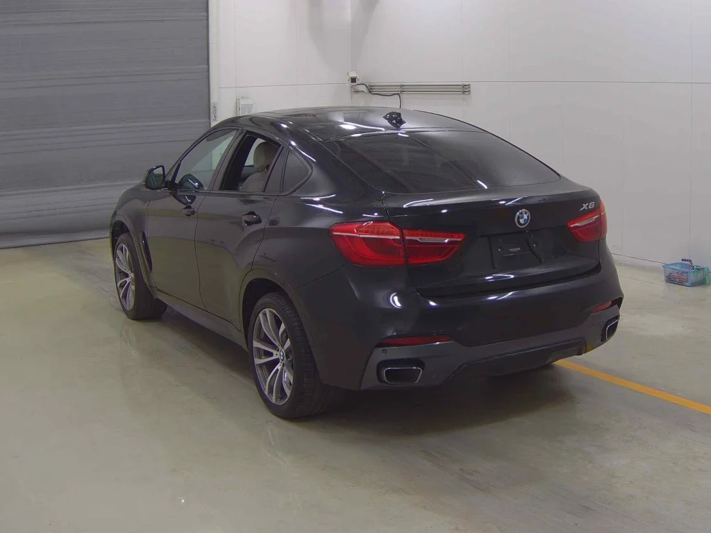 BMW X6  с аукциона в Японии