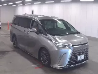 LEXUS LM