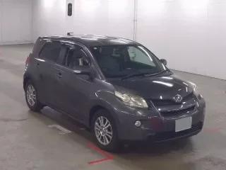 TOYOTA IST