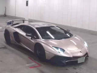 LAMBORGHINI AVENTADOR
