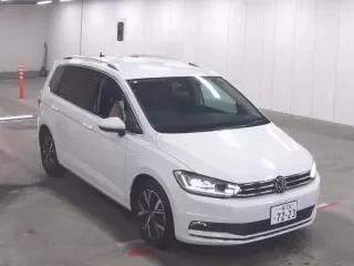 VOLKSWAGEN GOLF TOURAN