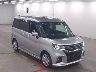 MITSUBISHI DELICA D2