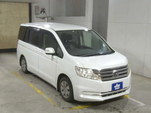 Honda Stepwgn 2012