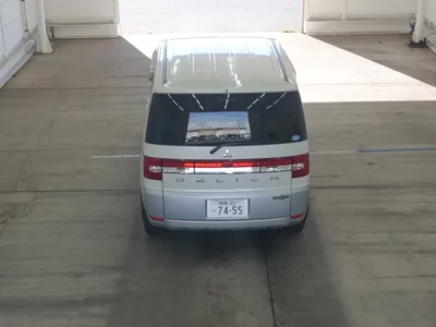 Mitsubishi Delica D:5
