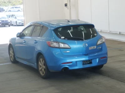 MAZDA AXELA