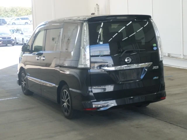Nissan Serena 2014