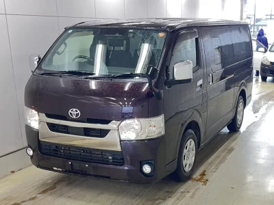TOYOTA HIACE VAN