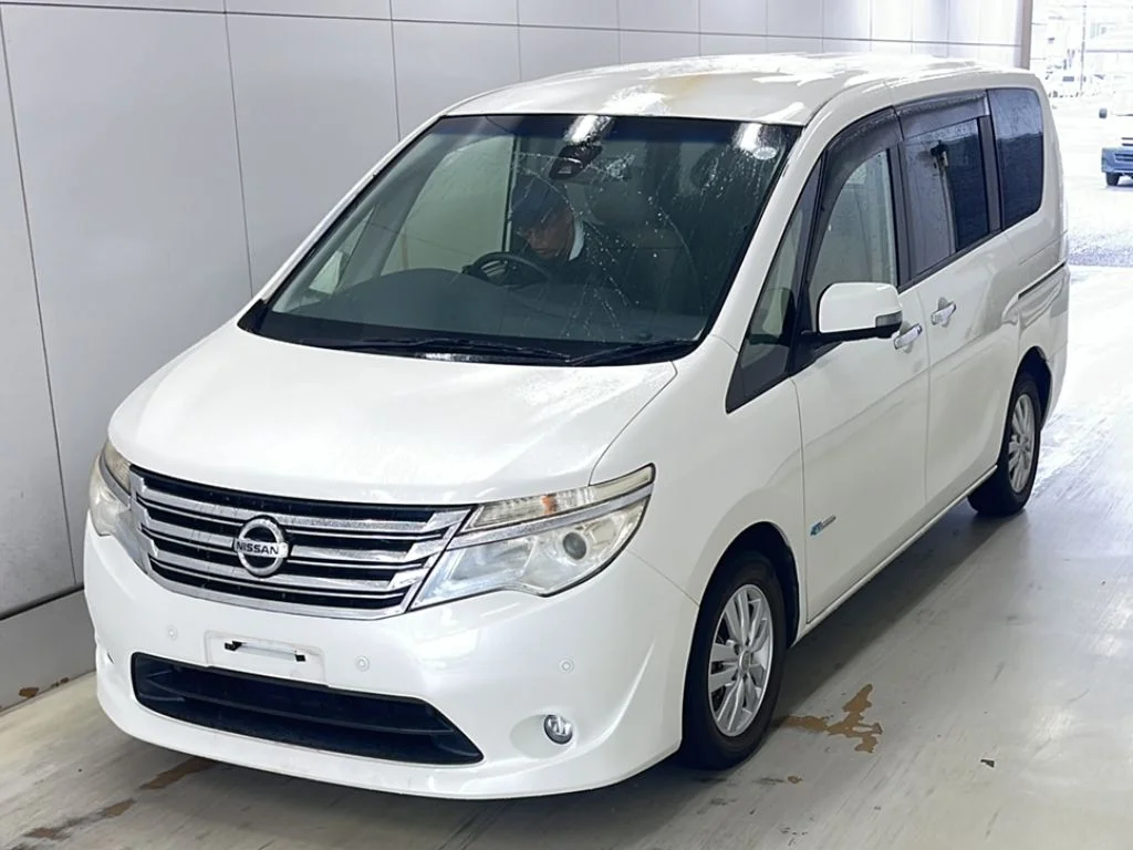 Nissan Serena 2014