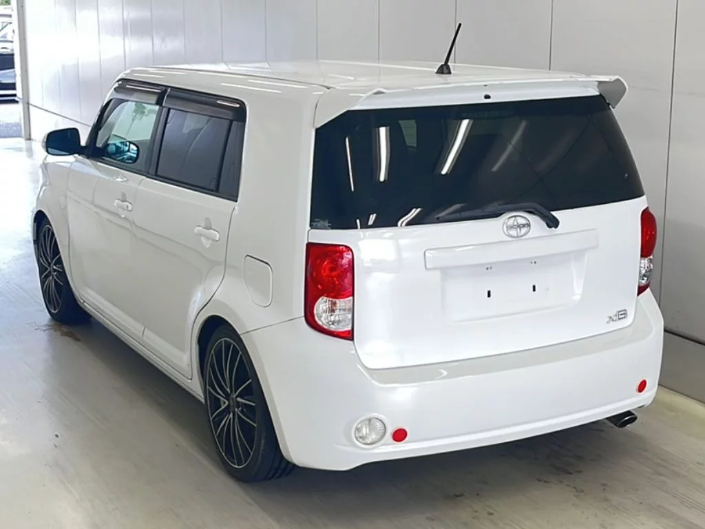 Toyota SCION  с аукциона в Японии
