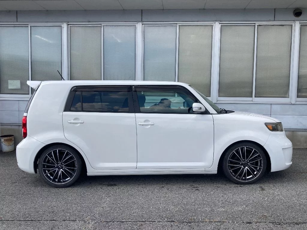 Toyota SCION  с аукциона в Японии