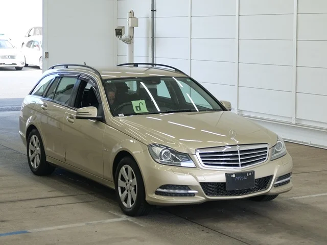 Mercedes-Benz C-Class 2011