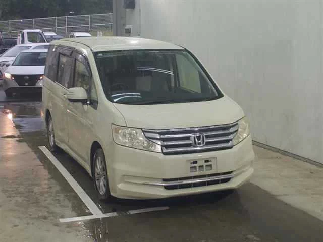 Honda Stepwgn 2012