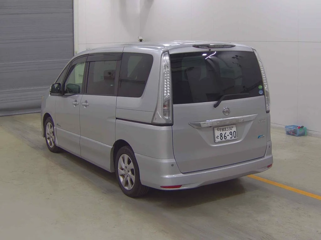 Nissan Serena 2013