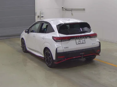 Nissan Aura