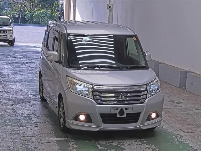 MITSUBISHI DELICA D2