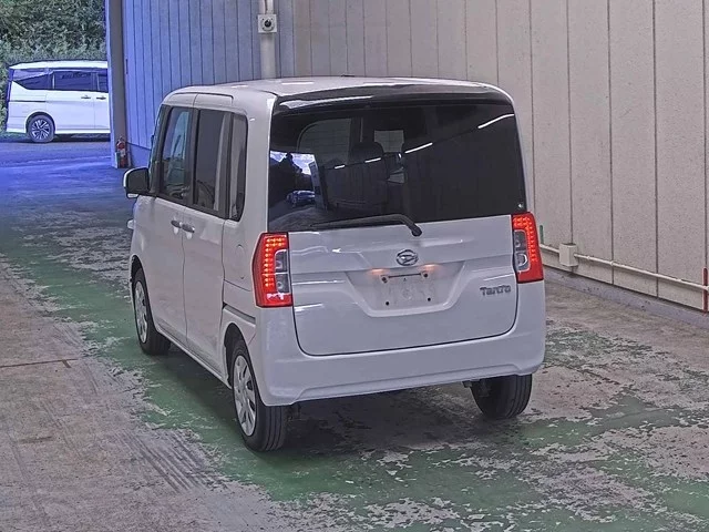 Daihatsu Tanto 2017