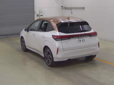 NISSAN AURA