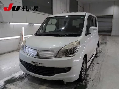 MITSUBISHI DELICA D2