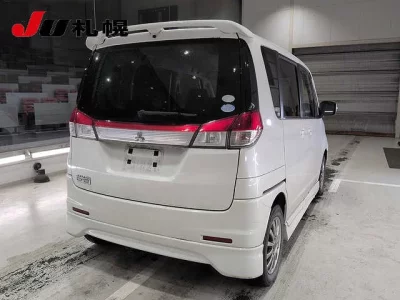 MITSUBISHI DELICA D2