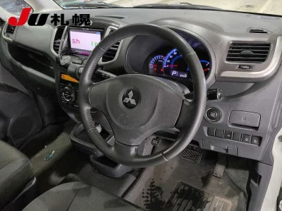 MITSUBISHI DELICA D2