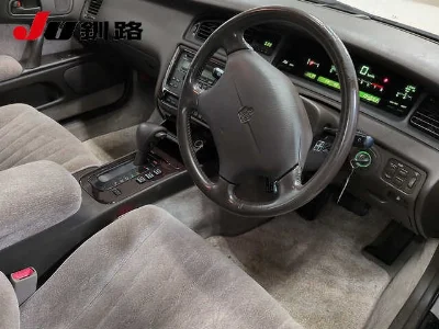 TOYOTA CROWN MAJESTA
