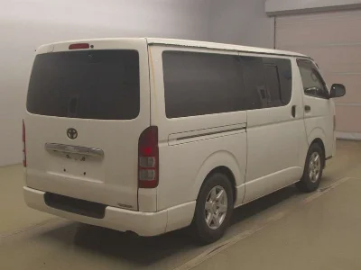 TOYOTA REGIUS VAN