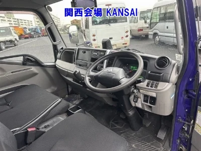 MITSUBISHI CANTER