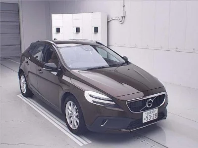 VOLVO V40