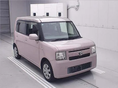 TOYOTA PIXIS SPACE
