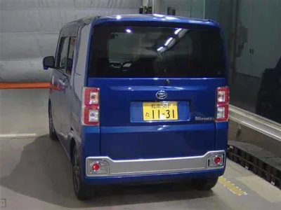 DAIHATSU WAKE
