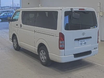 TOYOTA REGIUS VAN