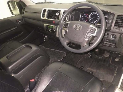 TOYOTA HIACE VAN