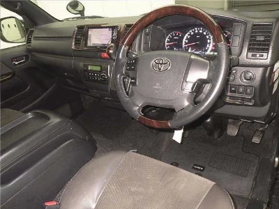 TOYOTA HIACE VAN