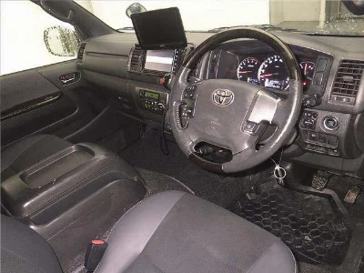 TOYOTA HIACE VAN