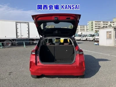 NISSAN AURA