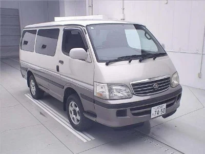 TOYOTA HIACE