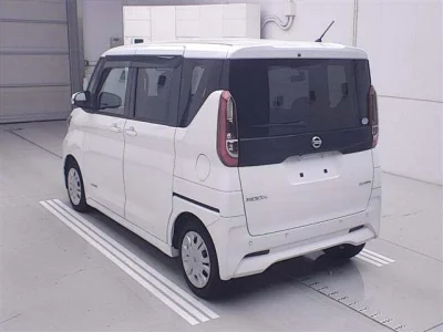 NISSAN ROOX