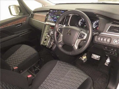 MITSUBISHI DELICA D5