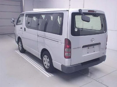 TOYOTA REGIUS ACE VAN