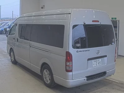 TOYOTA HIACE