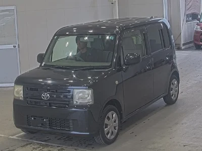 TOYOTA PIXIS SPACE