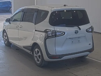 Toyota Sienta