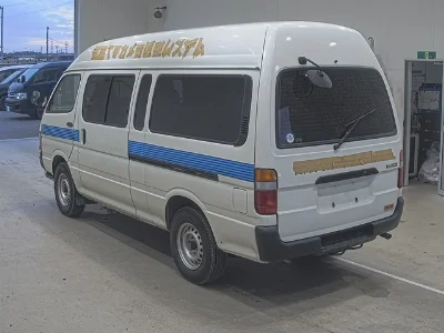 TOYOTA HIACE