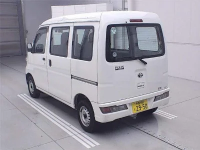 TOYOTA PIXIS VAN