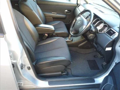 NISSAN TIIDA
