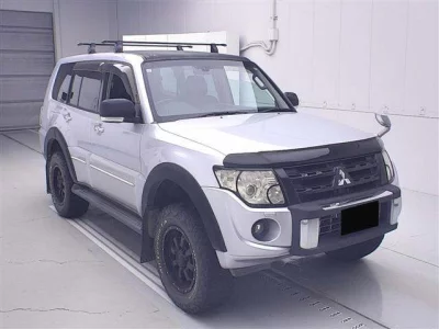 MITSUBISHI PAJERO