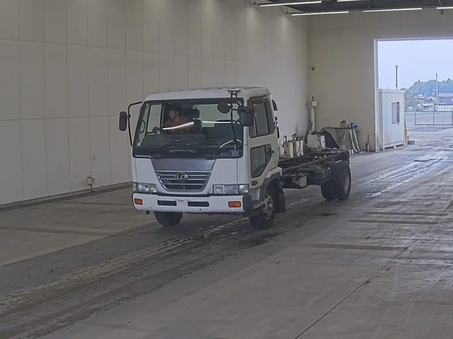 Nissan UD  с аукциона в Японии