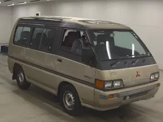 MITSUBISHI DELICA WAGON
